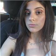 Studentessa di Medicina impartisce lezioni di Biologia a studenti di medie e superiori